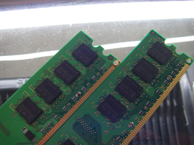 [중고] 삼성 데스크탑 DDR2 1GB PC2-5300