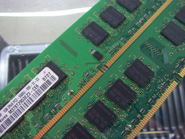 [중고] 삼성 데스크탑 DDR2 1GB PC2-5300
