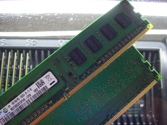 [중고]삼성 데스크탑 DDR3 1.0GB PC3-10600U