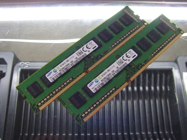 삼성 데스크탑 DDR3 4GB PC3-12800U 단면