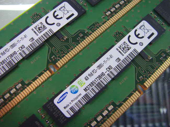 삼성 데스크탑 DDR3 4GB PC3-12800U 단면