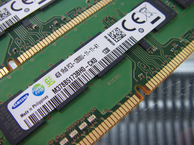 삼성 데스크탑 DDR3 4GB PC3-12800U 단면