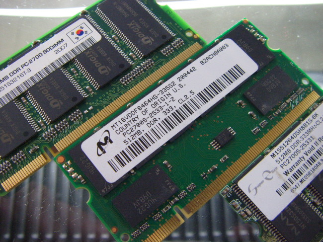 [중고]외산 노트북 DDR 512MB PC-2700S