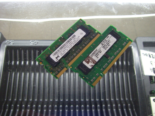[중고]외산 노트북 DDR2 1GB PC2- 6400S