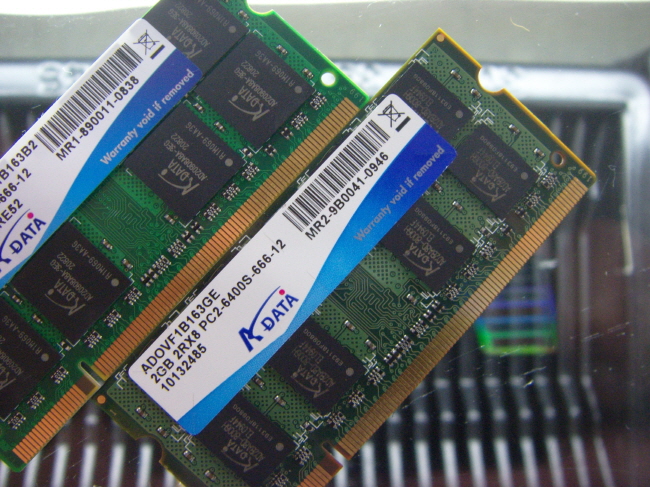 [중고]외산 노트북 DDR2 2GB PC2-6400S