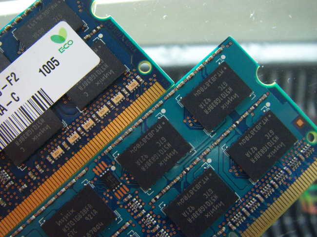 [중고]하이닉스 노트북 DDR3 2GB PC3-8500S