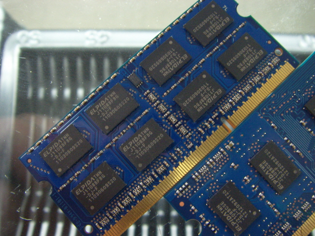 [중고]외산 노트북 DDR3 2GB PC3-10600S