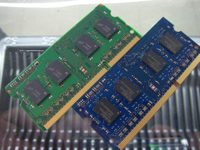 [중고]외산 노트북 DDR3 2GB PC3-12800S