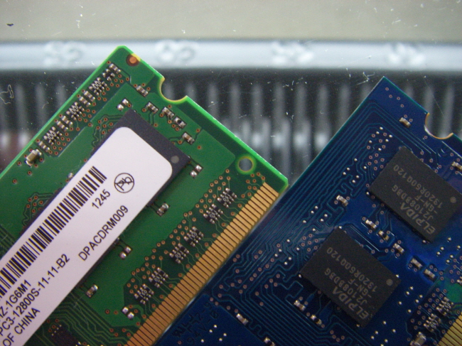[중고]외산 노트북 DDR3 2GB PC3-12800S