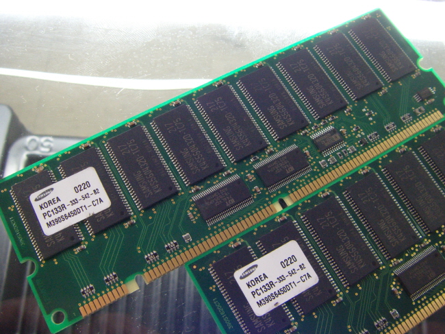 [중고]삼성 서버용 SDR 512MB PC-133R REG ECC