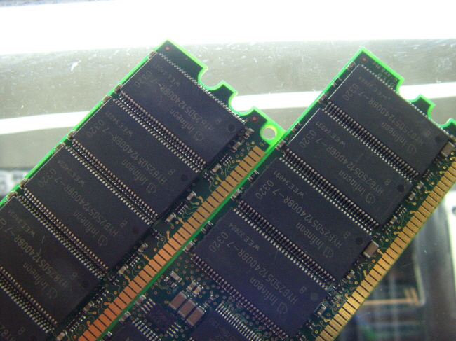 [중고]  외산 서버용 DDR 1G PC-2100R ECC 레지스터