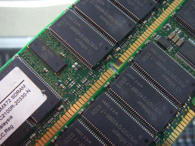 [중고]  외산 서버용 DDR 1G PC-2100R ECC 레지스터