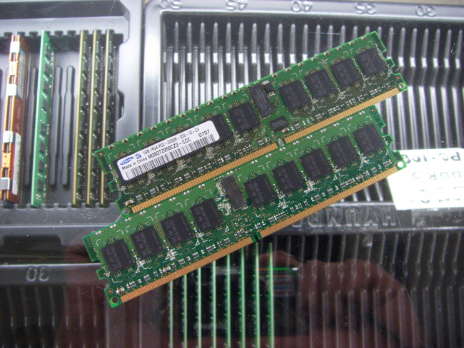 [중고]삼성 서버용 DDR2 1GB PC2-3200R ECC 레지스터