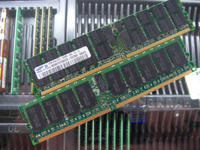 [중고]삼성 서버용 DDR2 2G PC2-3200R ECC 레지스터