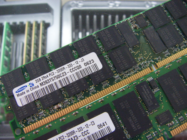 [중고]삼성 서버용 DDR2 2G PC2-3200R ECC 레지스터