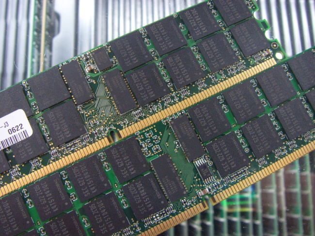 [중고]삼성 서버용 DDR2 2G PC2-4200P ECC 레지스터