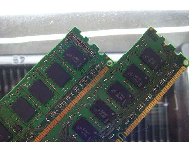 [중고] 외산 DDR3 2GB PC3-10600E ECC unbuffere