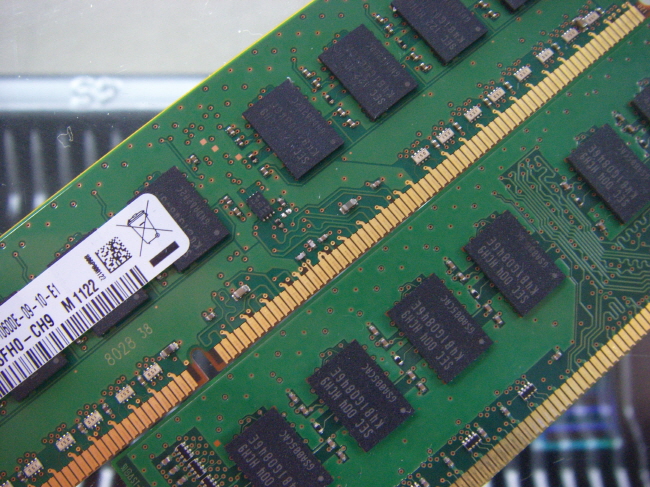 [중고]삼성 서버용 DDR3 2GB PC3-10600E ECC unbuffere