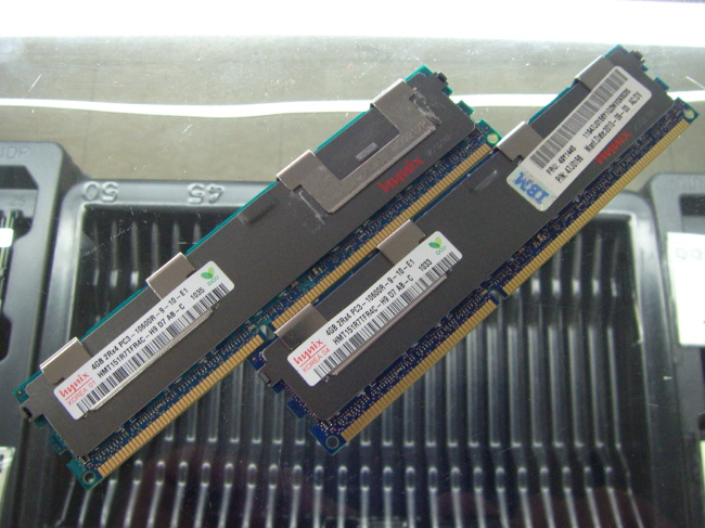 외산 서버용 DDR3 2GB PC3-10600R ECC 레지스터