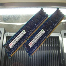 외산 서버용 DDR3 2GB PC3-10600R ECC 레지스터