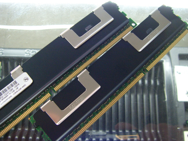[중고]외산 서버용 DDR3 4GB PC3-8500R ECC 레지스터