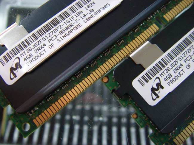 [중고]외산 서버용 DDR3 4GB PC3-8500R ECC 레지스터