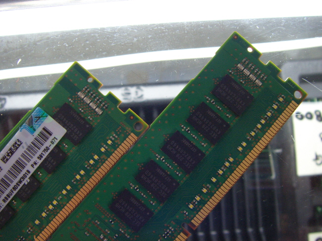 [중고]삼성 서버용 DDR3 4GB PC3-10600R ECC 레지스터