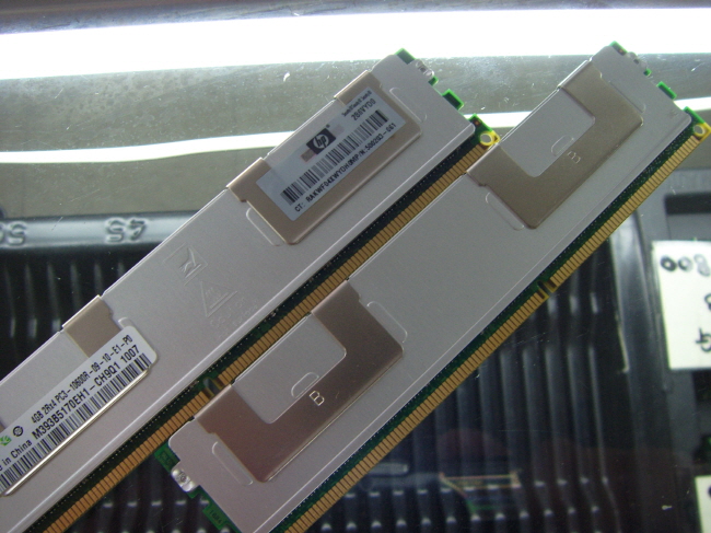 [중고]삼성 서버용 DDR3 4GB PC3-10600R ECC 레지스터