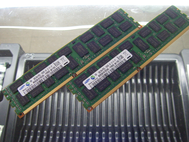 [중고]삼성 서버용 DDR3 8GB PC3-10600R ECC 레지스터