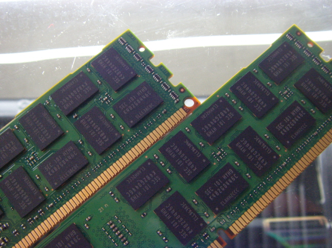 [중고]삼성 서버용 DDR3 8GB PC3-10600R ECC 레지스터